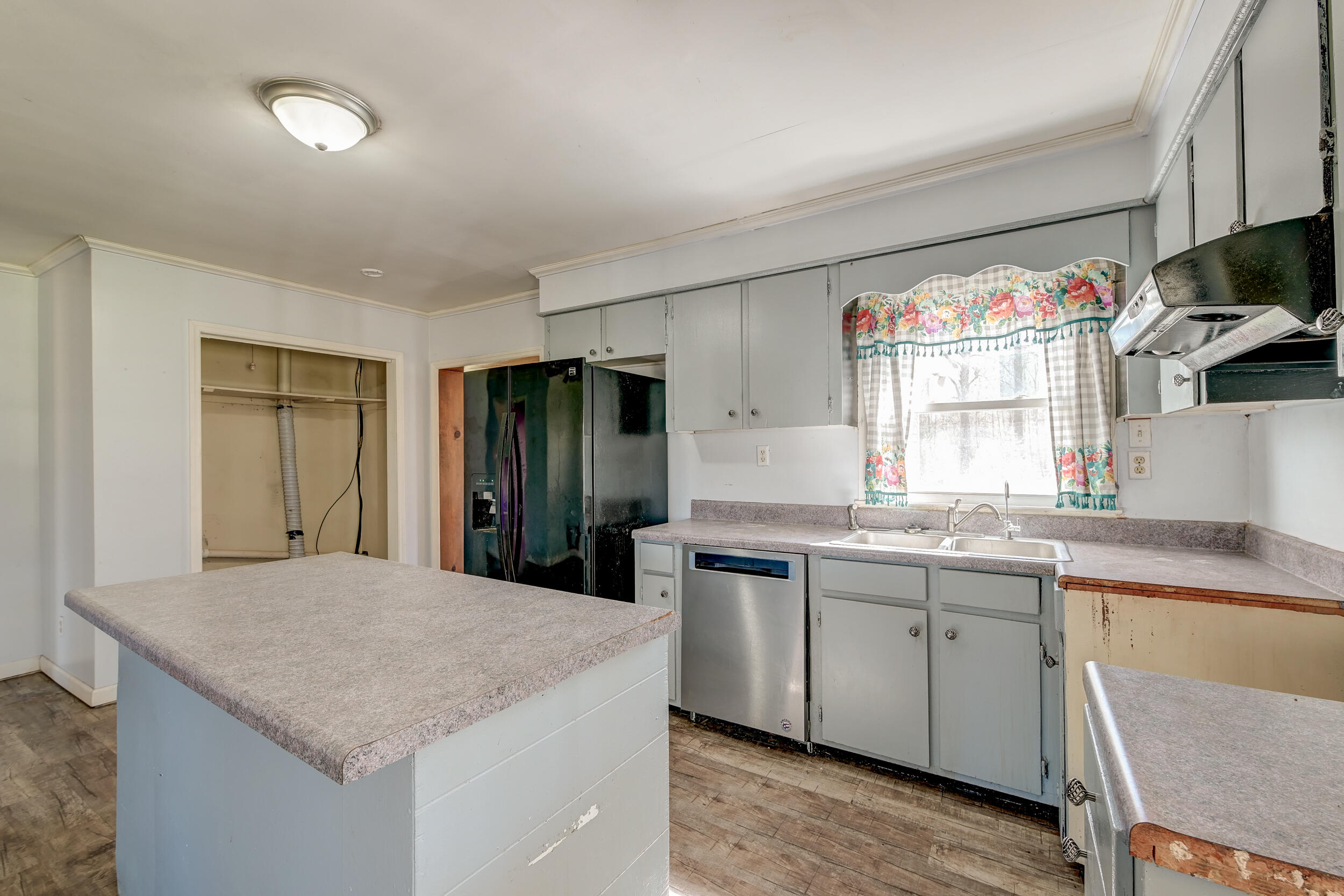 328 Fox Field Road Walterboro, SC 29488 - Photo 6 of 42 DSC_3969_70_71_72_73
