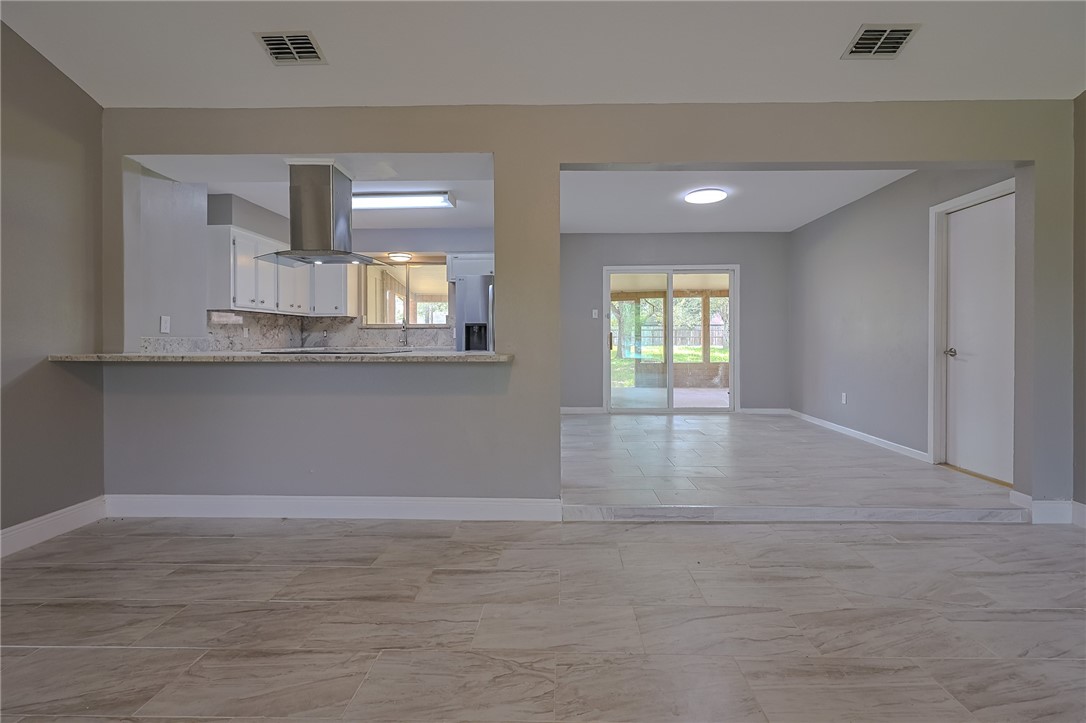 4314 Caplin Drive Corpus Christi, TX 78410 - Photo 8 of 25 a view of an empty room and window