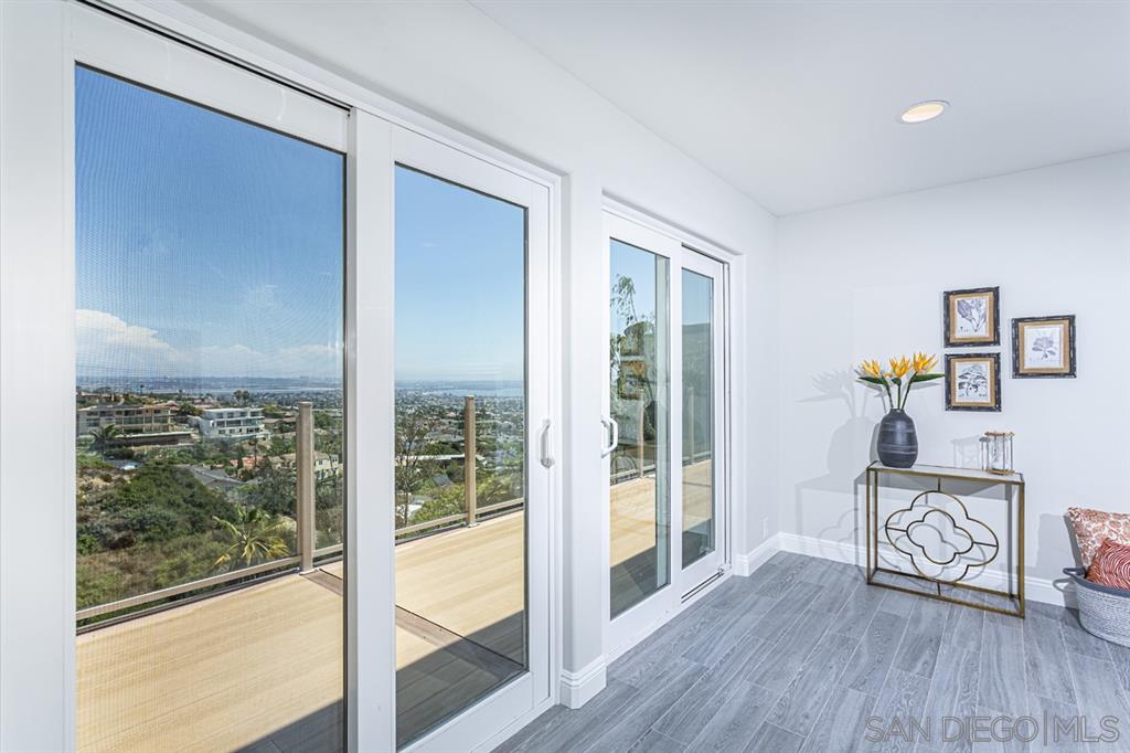 1031 La Jolla Rancho Road La Jolla, CA 92037 - Photo 8 of 25