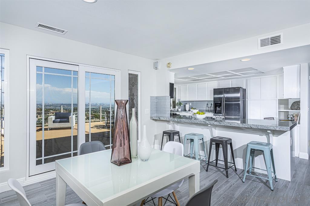 1031 La Jolla Rancho Road La Jolla, CA 92037 - Photo 9 of 25