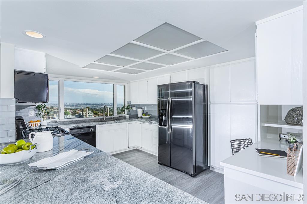 1031 La Jolla Rancho Road La Jolla, CA 92037 - Photo 10 of 25