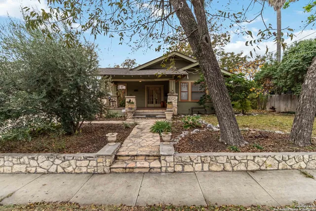 $740,000 | 211 Lindell Place, San Antonio, TX 78212