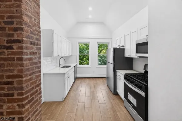 $1,850 | 55 Homestead Park, Unit 3, Newark, NJ 07108