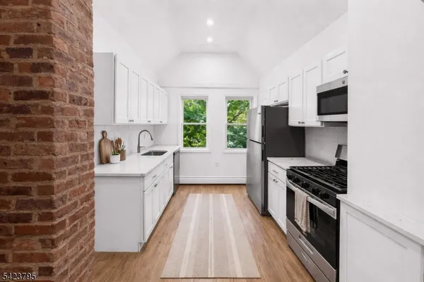 $1,850 | 55 Homestead Park, Unit 3, Newark, NJ 07108