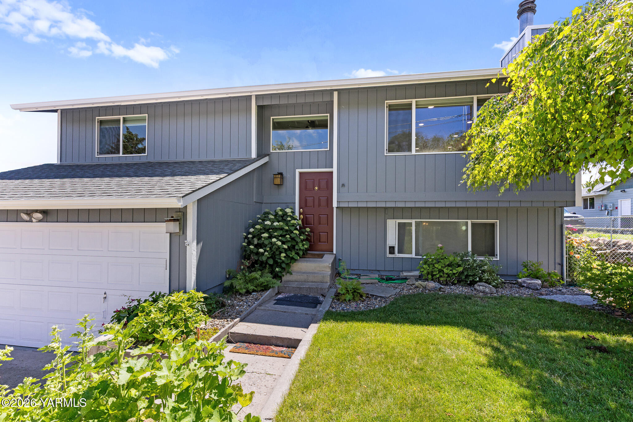 210 West Goodlander Road Selah, WA 98942 - Photo 5 of 32 210 W Goodlander Rd