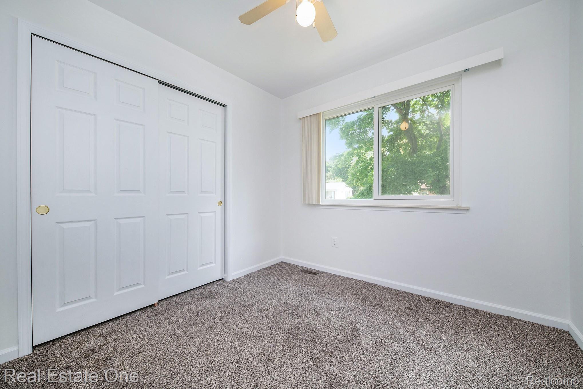 15718 Springhill Street Romulus, MI 48174 - Photo 15 of 29 DSC01432.jpg