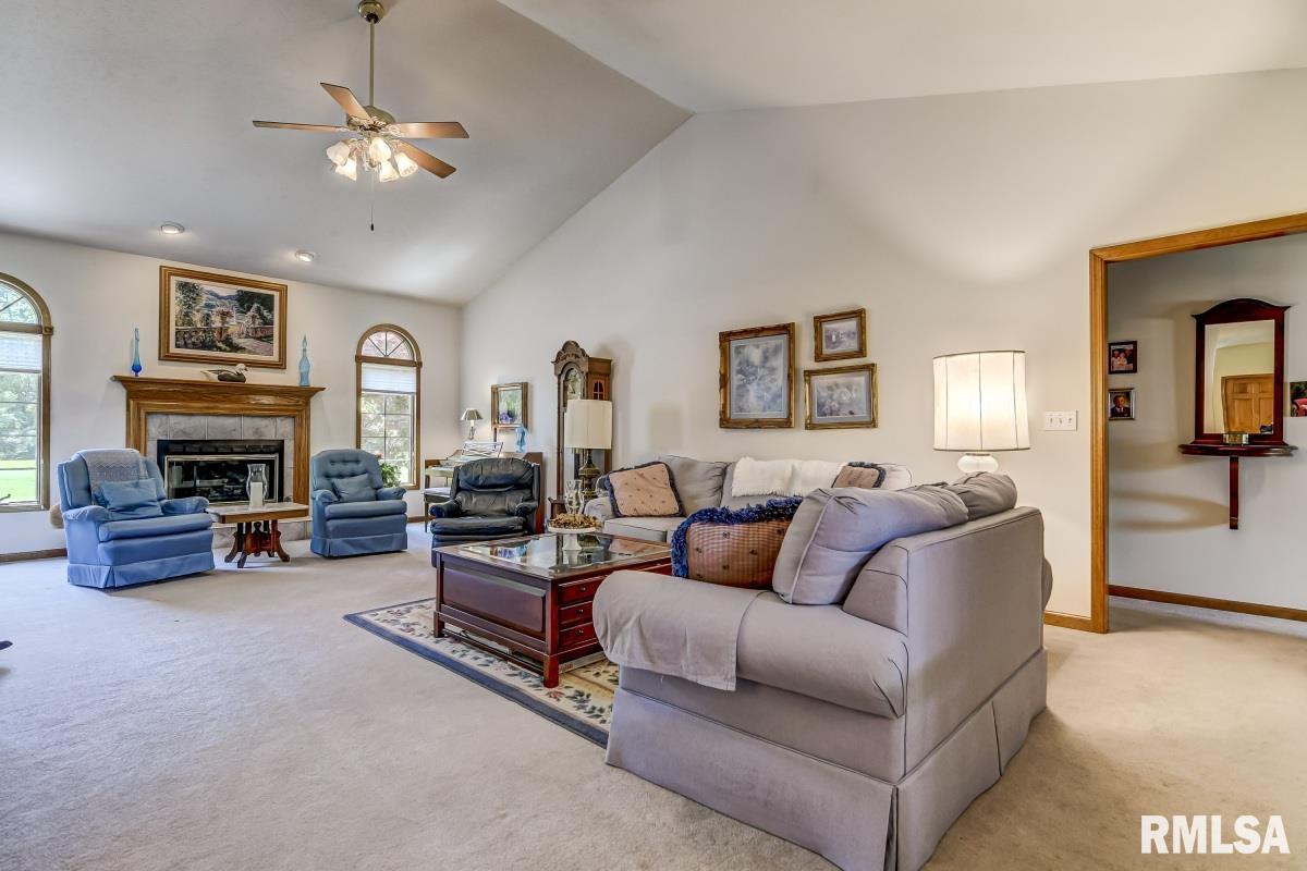 2512 Tartan Way Springfield, IL 62711 - Photo 14 of 38