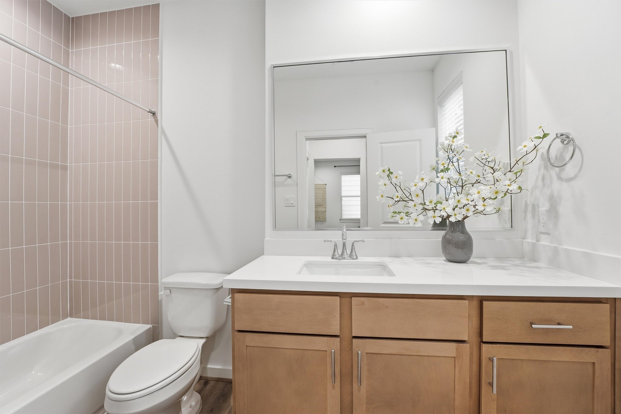 817 Thornton Road, Unit F Houston, TX 77018 - Photo 5 of 17 *Photos of actual unit coming soon. Photos shown are of similar floor plan at a different community. See Thornton Oaks Website for more details.