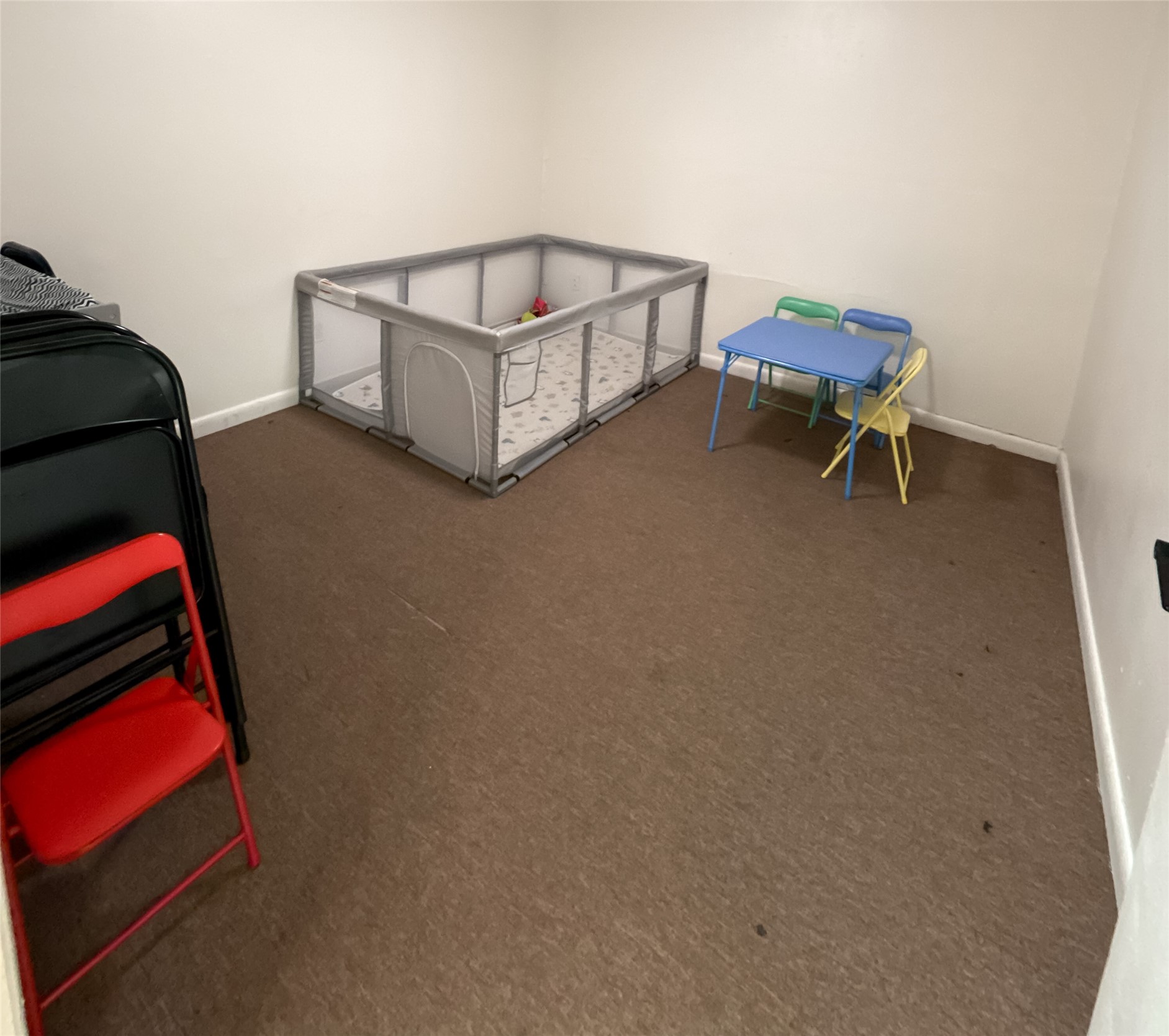 6122 Jessamine Street Houston, TX 77081 - Photo 9 of 29 Nursery room