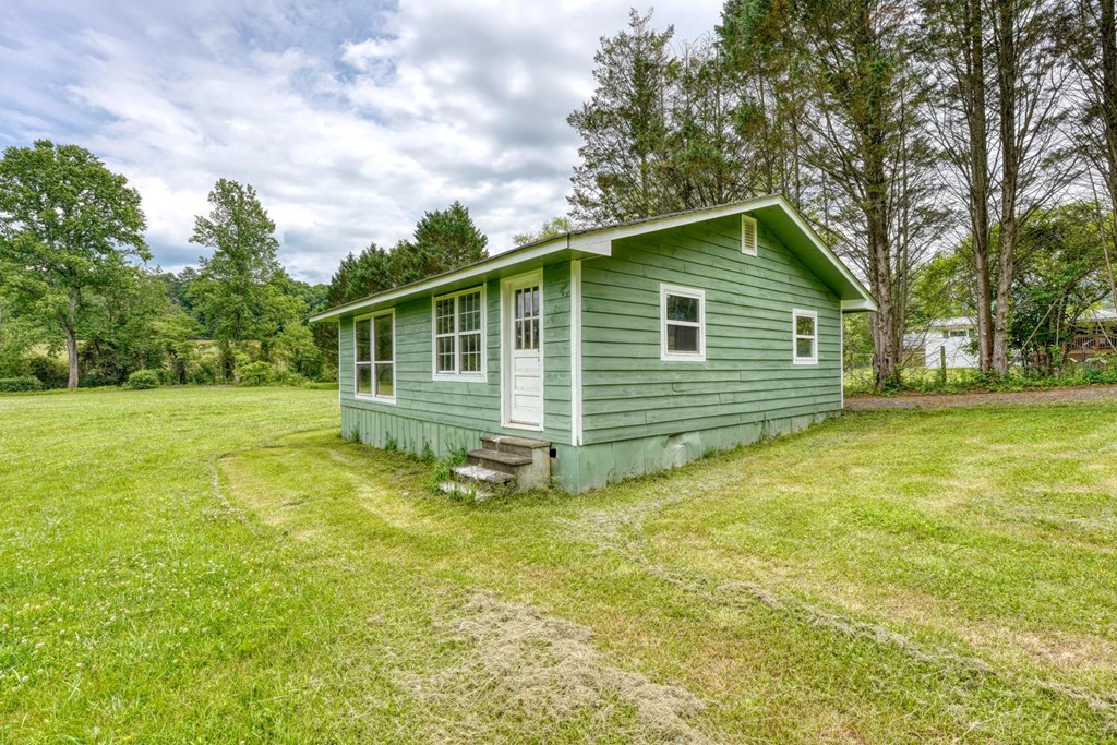 233 Messer Road Warne, NC 28909 - Photo 3 of 47