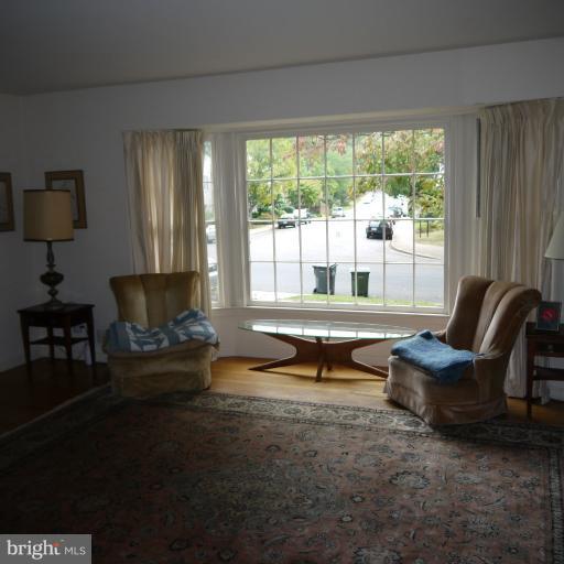 6764 Baron Road McLean, VA 22101 - Photo 11 of 19 Living Room