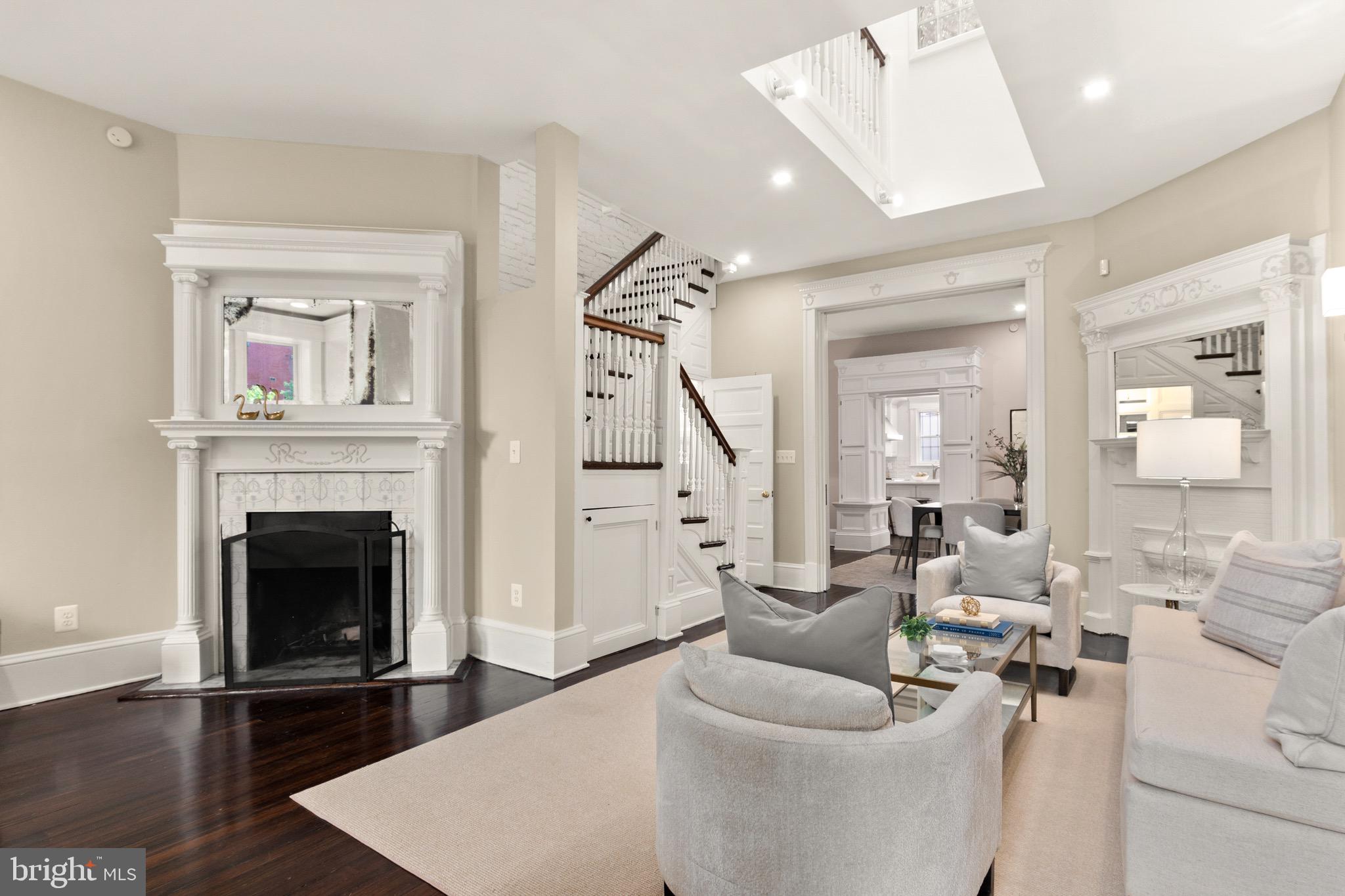 1109 P Street Northwest Washington, DC 20005 - Photo 5 of 45 Living Room