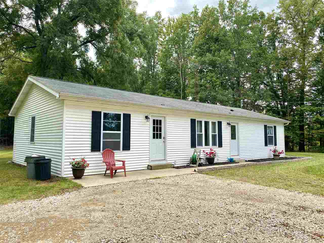 18789 Colvin Road St. Charles, MI 48655 - Photo 22 of 33 50022187-21.JPG