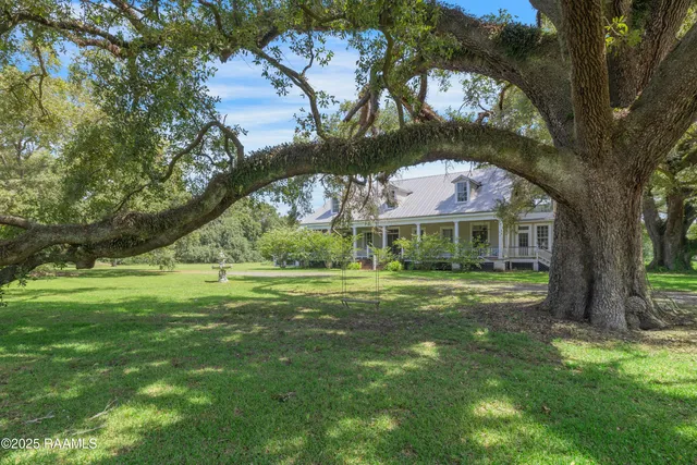 $750,000 | 8801 East Old Spanish Trail, Jeanerette, LA 70544