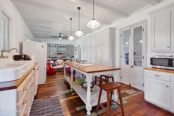 $750,000 | 8801 East Old Spanish Trail, Jeanerette, LA 70544