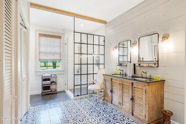 $750,000 | 8801 East Old Spanish Trail, Jeanerette, LA 70544