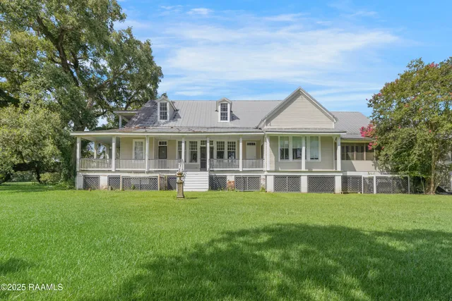 $750,000 | 8801 East Old Spanish Trail, Jeanerette, LA 70544