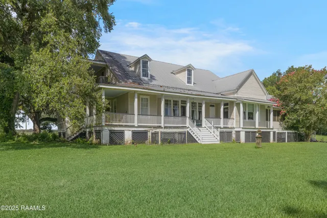 $750,000 | 8801 East Old Spanish Trail, Jeanerette, LA 70544