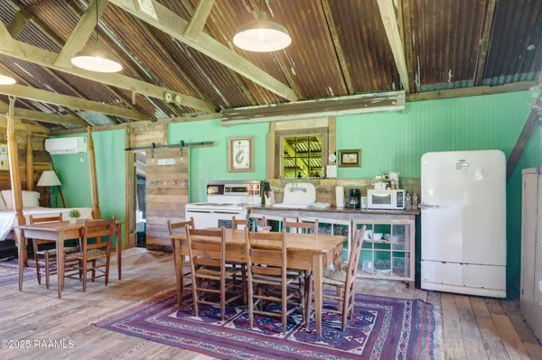 $750,000 | 8801 East Old Spanish Trail, Jeanerette, LA 70544