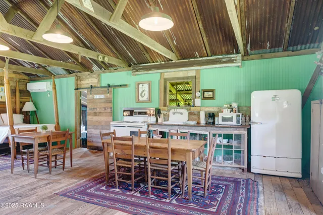 $750,000 | 8801 East Old Spanish Trail, Jeanerette, LA 70544