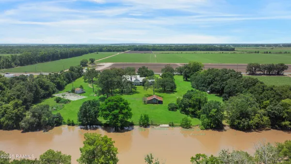 $750,000 | 8801 East Old Spanish Trail, Jeanerette, LA 70544