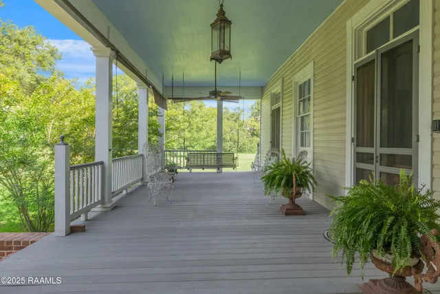 $750,000 | 8801 East Old Spanish Trail, Jeanerette, LA 70544