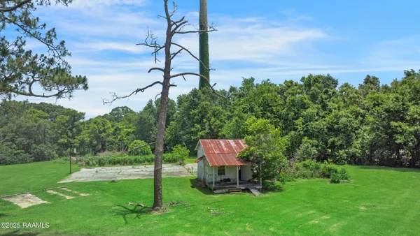 $750,000 | 8801 East Old Spanish Trail, Jeanerette, LA 70544