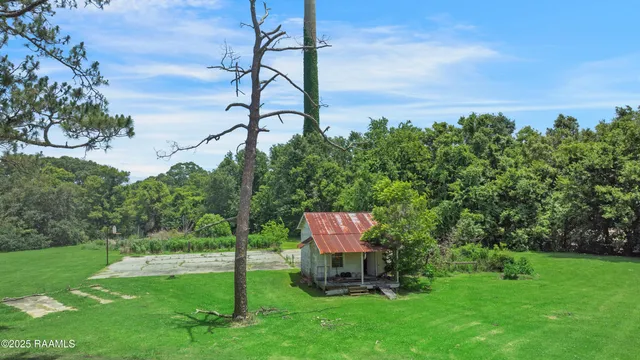 $750,000 | 8801 East Old Spanish Trail, Jeanerette, LA 70544