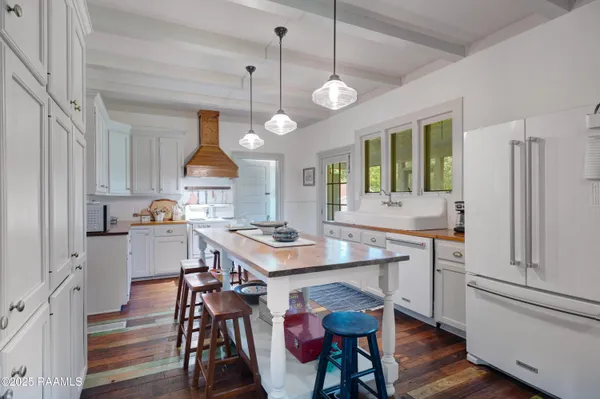 $750,000 | 8801 East Old Spanish Trail, Jeanerette, LA 70544