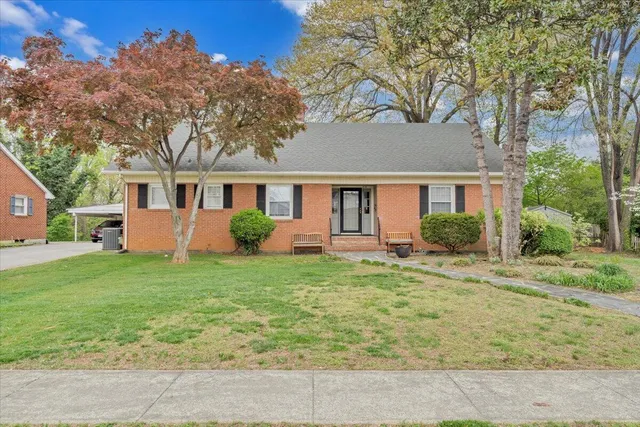 $359,950 | 215 Chestnut Street, Salem, VA 24153