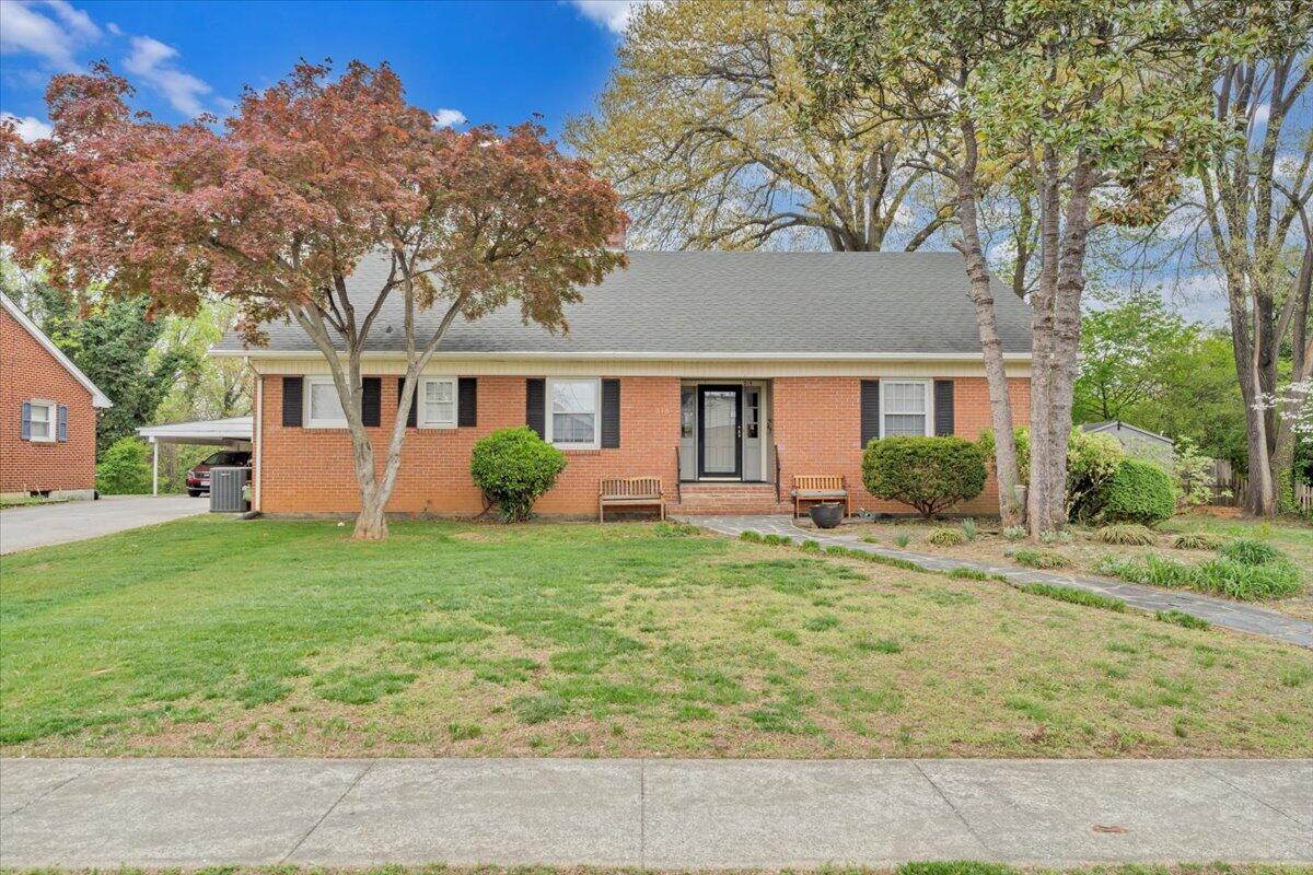 215 Chestnut Street Salem, VA 24153 - Photo 1 of 53 01-MIB05730