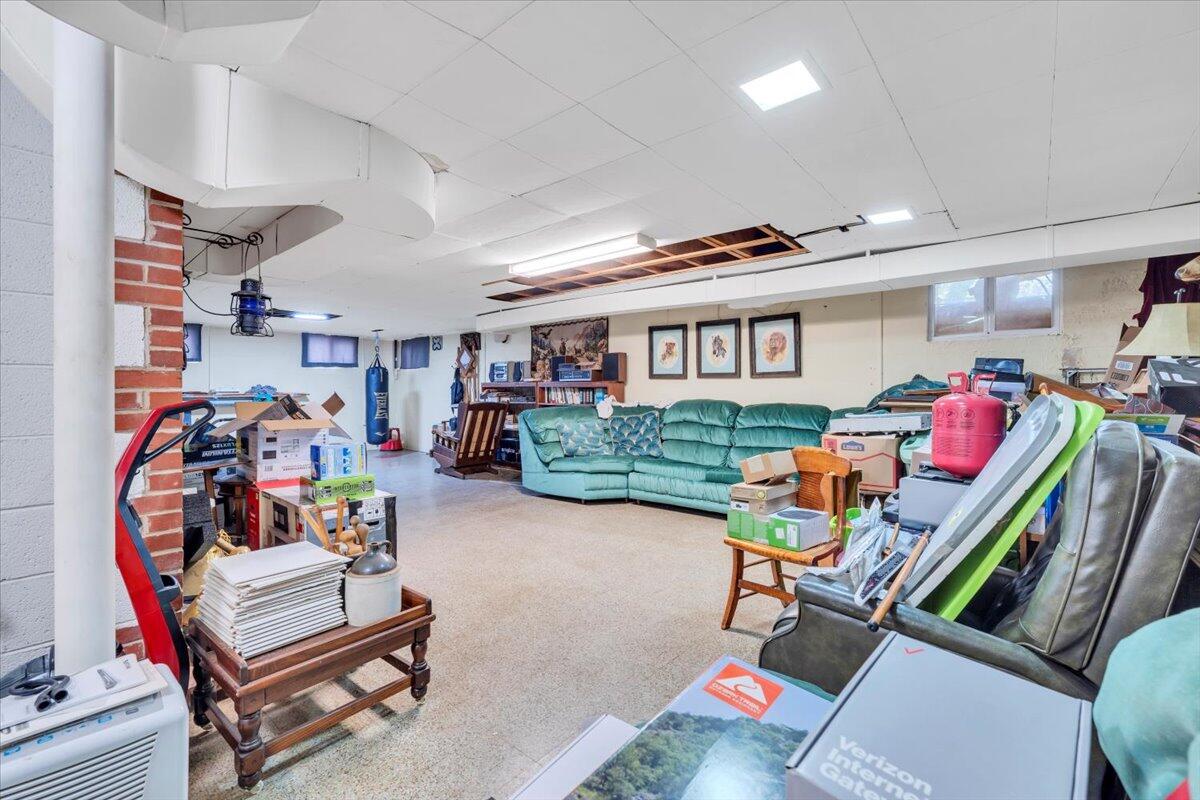 215 Chestnut Street Salem, VA 24153 - Photo 35 of 53 35-MIB05688