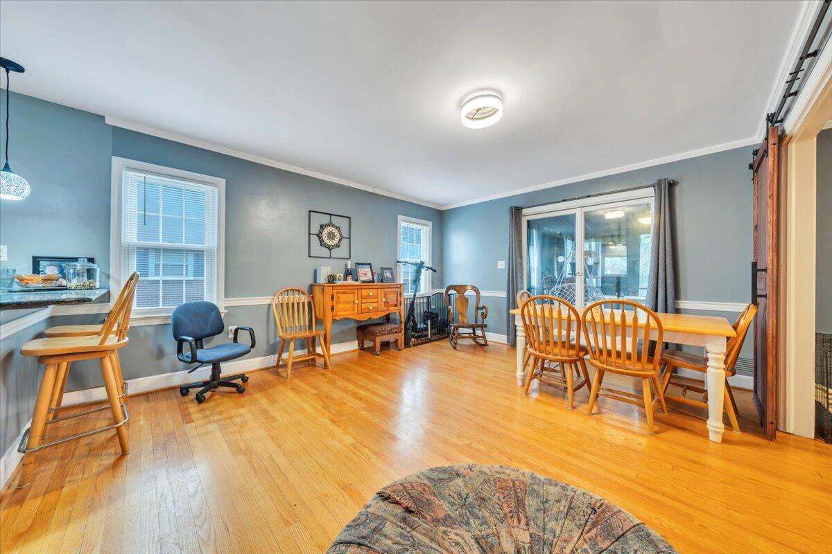 215 Chestnut Street Salem, VA 24153 - Photo 9 of 53 09-MIB05628