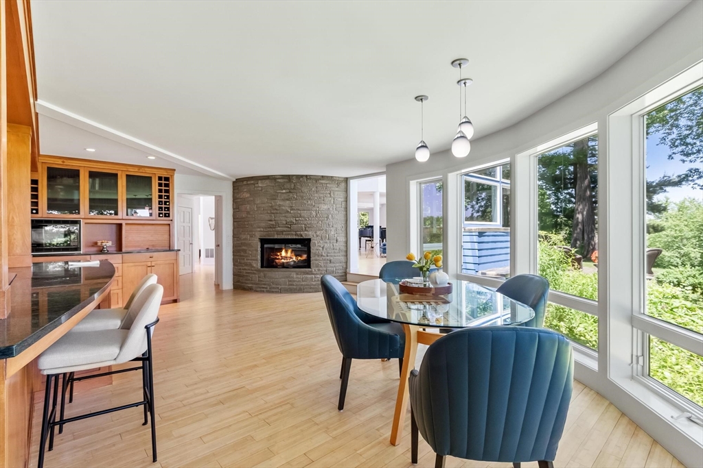 389 River Road Carlisle, MA 01741 - Photo 11 of 39