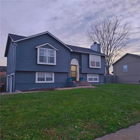 $290,000 | 1203 Willow Drive, Greenwood, MO 64034