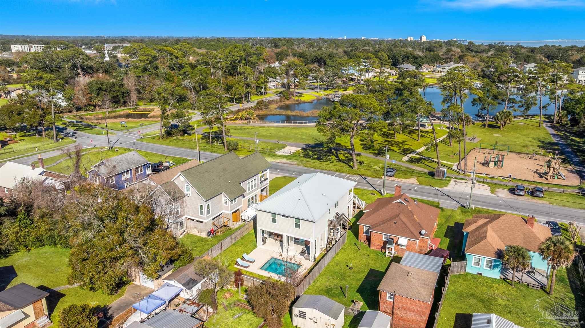 407 South 2nd Street Pensacola, FL 32507 - Photo 2 of 57