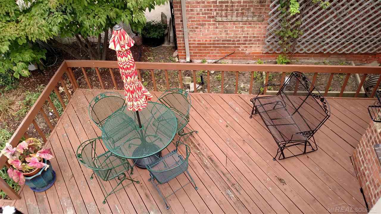 1025 Bishop Road Grosse Pointe, MI 48230 - Photo 19 of 22 31260252-18.JPG