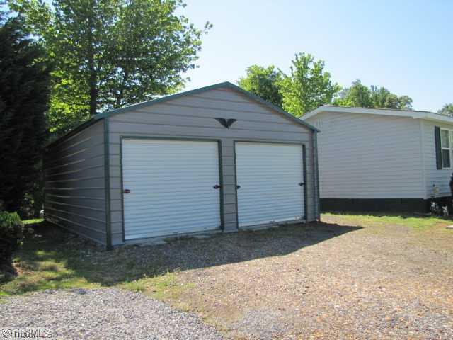 1454 Old Winston Road Pinnacle, NC 27043 - Photo 12 of 16 Parking Lot/Garage.