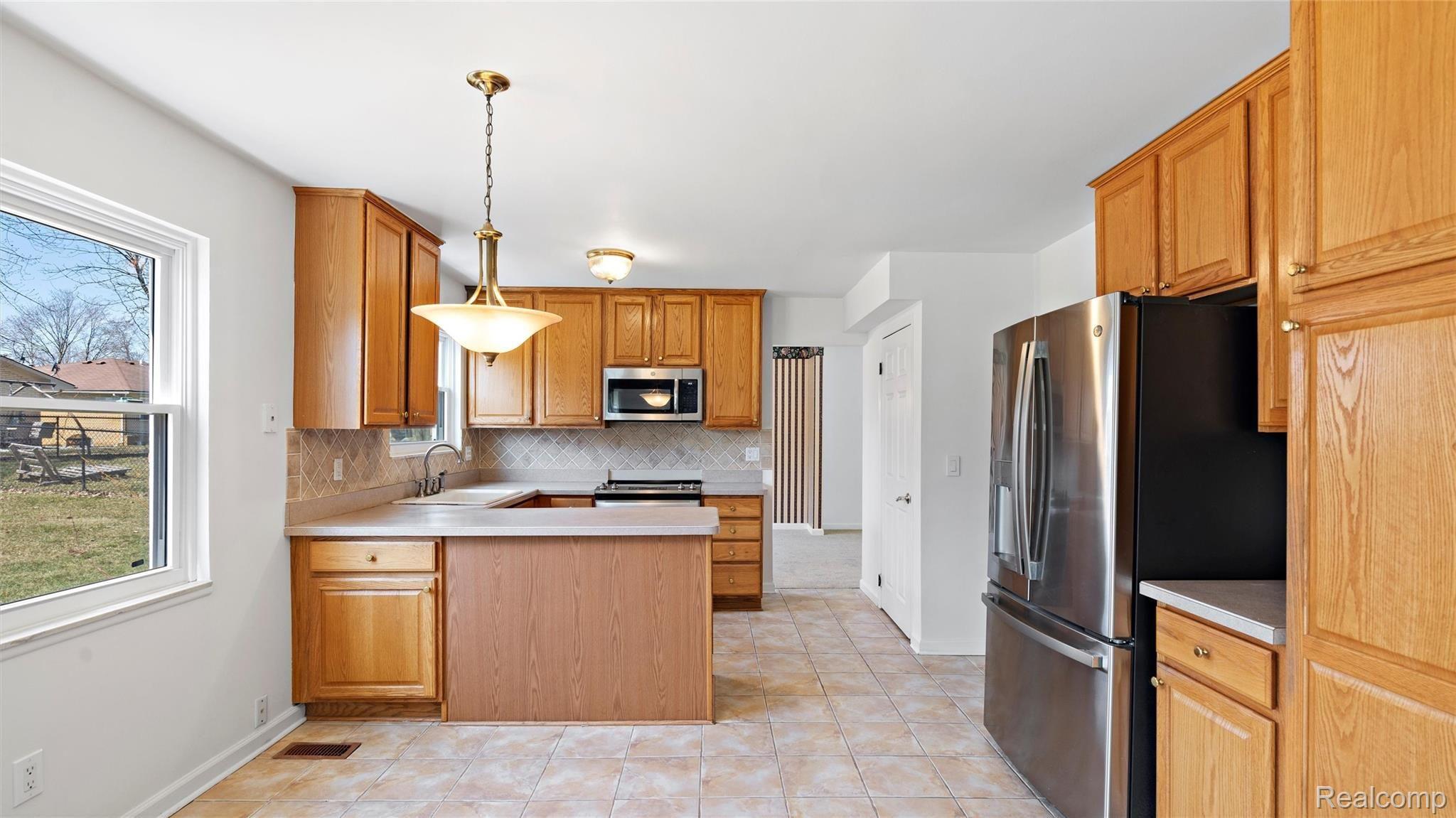 41886 Park Ridge Road Novi, MI 48375 - Photo 6 of 23 18-DSC02896.jpg