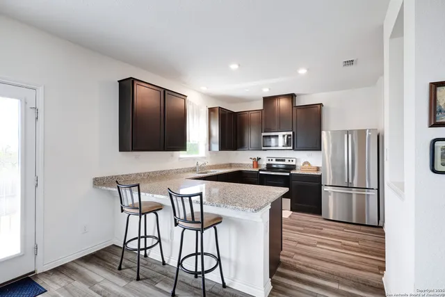 $2,000 | 11526 Amberina, San Antonio, TX 78245