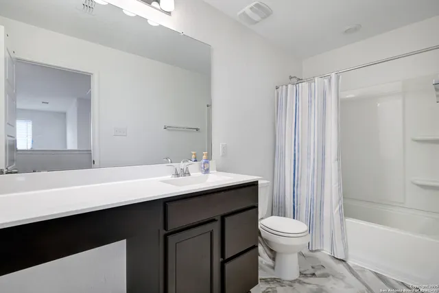 $2,000 | 11526 Amberina, San Antonio, TX 78245