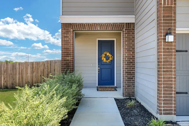 $2,000 | 11526 Amberina, San Antonio, TX 78245