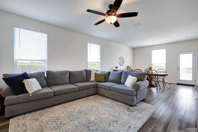 $2,000 | 11526 Amberina, San Antonio, TX 78245