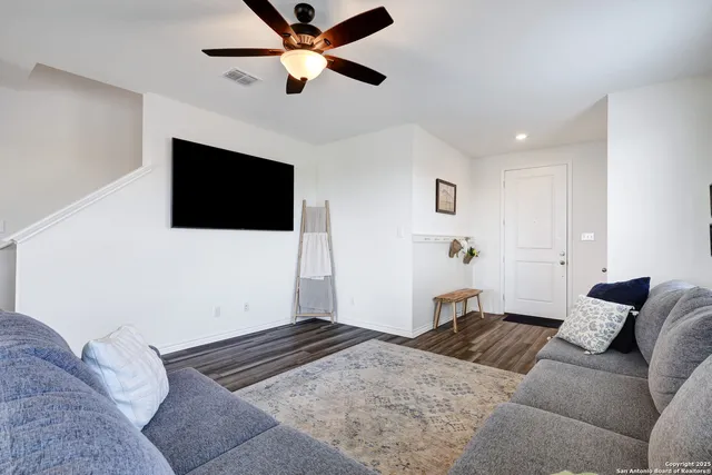 $2,000 | 11526 Amberina, San Antonio, TX 78245