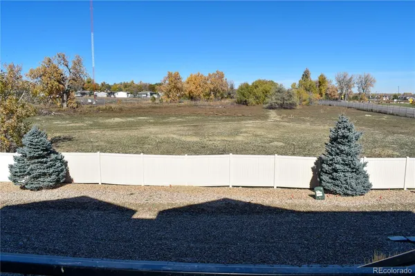 a view of a big room with a big yard