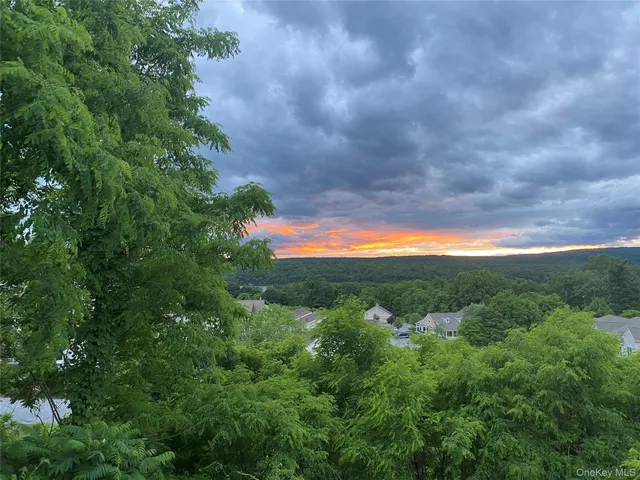 $479,990 | 309 Hudson View Terrace, Hyde Park, NY 12538