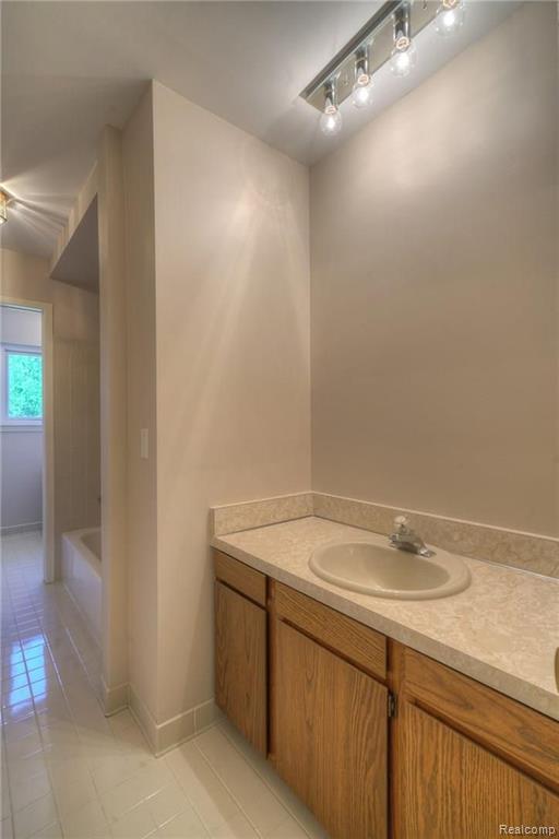 736 Dressler Lane Rochester Hills, MI 48307 - Photo 14 of 20