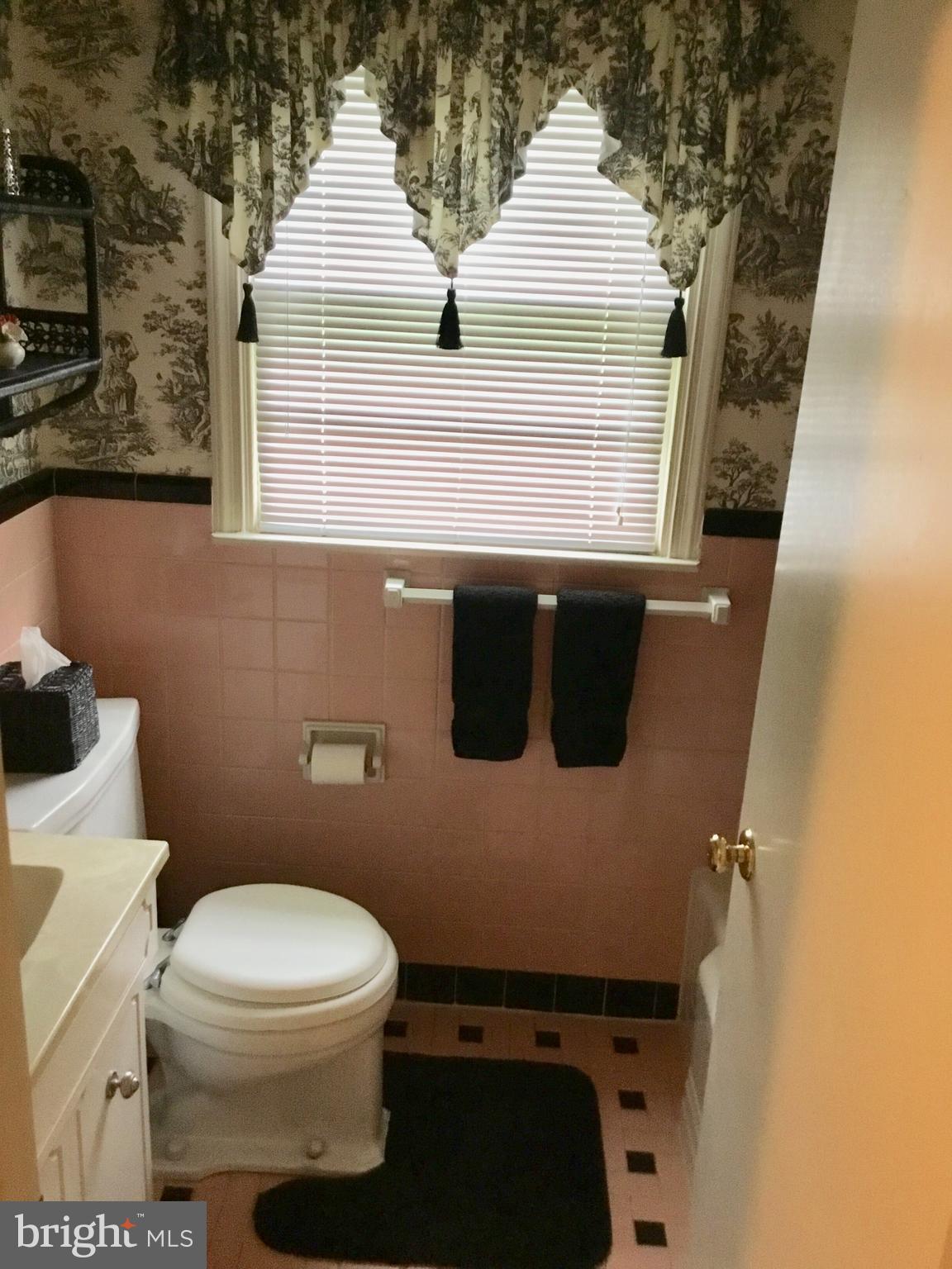 2150 Winthrop Road Huntingdon Valley, PA 19006 - Photo 24 of 45
