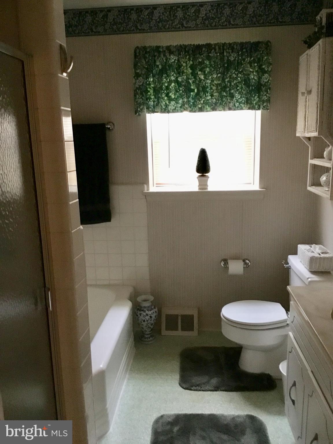 2150 Winthrop Road Huntingdon Valley, PA 19006 - Photo 25 of 45
