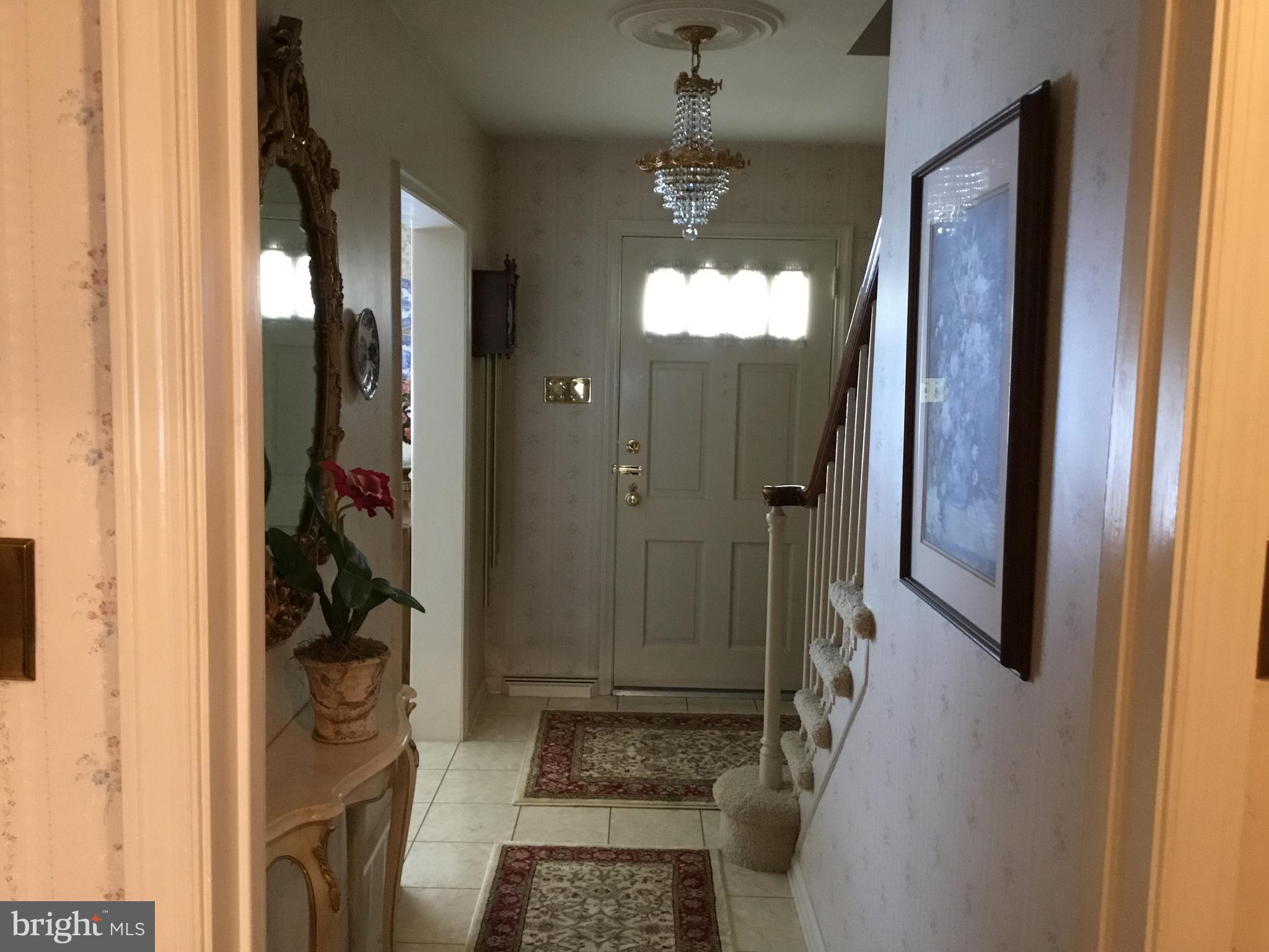 2150 Winthrop Road Huntingdon Valley, PA 19006 - Photo 5 of 45
